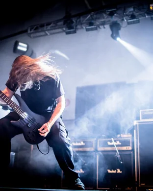 Live concert by Volumes - Band