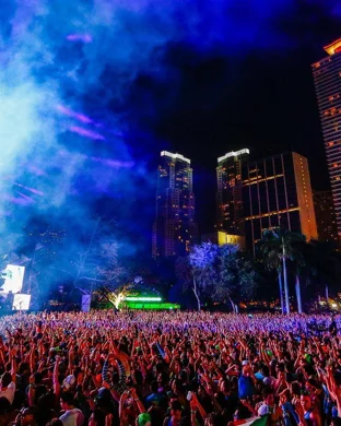 A Foreigners Journey To Boston - Tributes to Foreigner, Journey and Boston